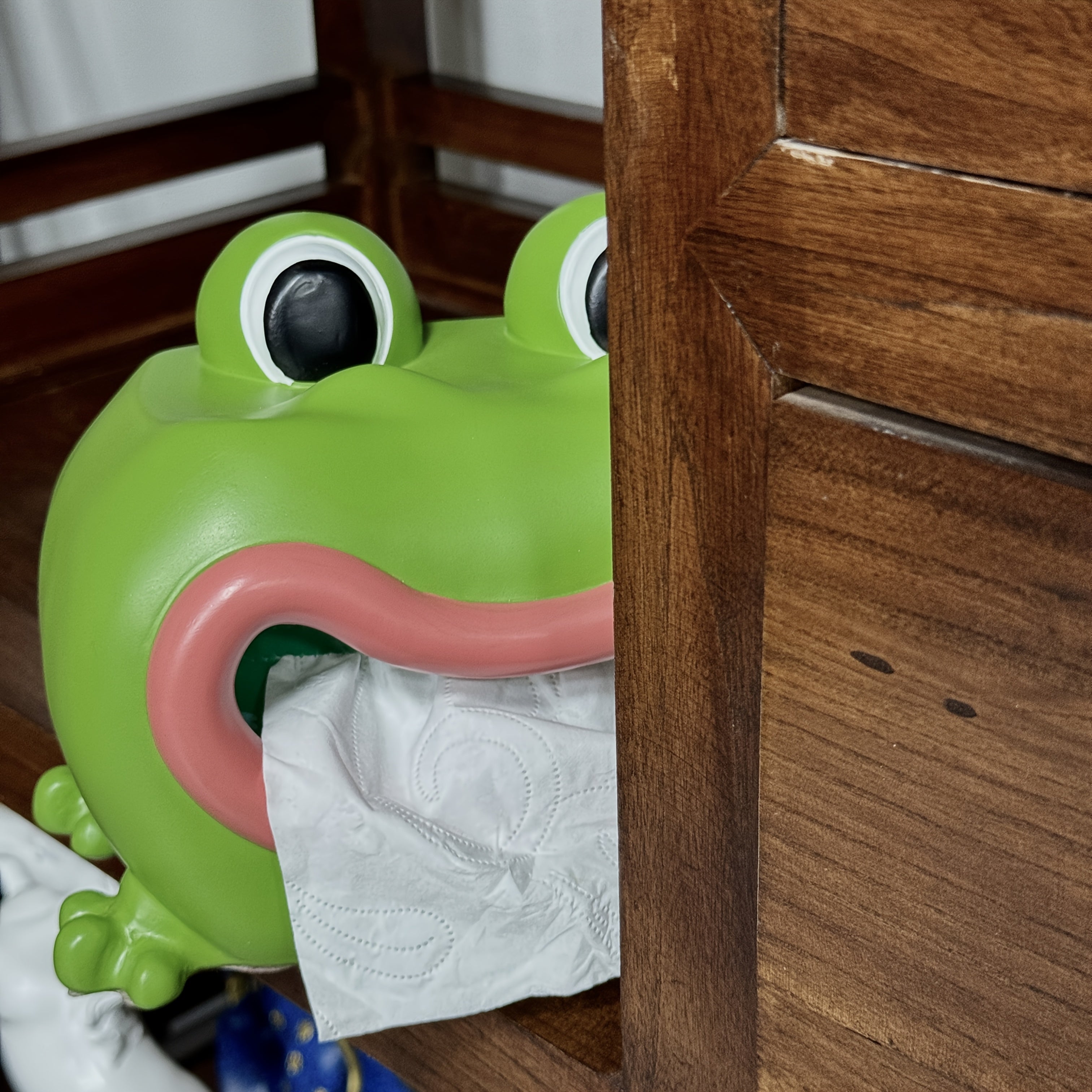 1pc Vacation Frog Decorative Storage Organizer - Cute Cartoon Resin Tissue Box Holder & Paper Towel Dispenser, Multi-Functional Home Decor for Living Room, Bedroom, Kitchen, Kids Room, Indoor/Outdoor Use, Frog Outdoor Decor